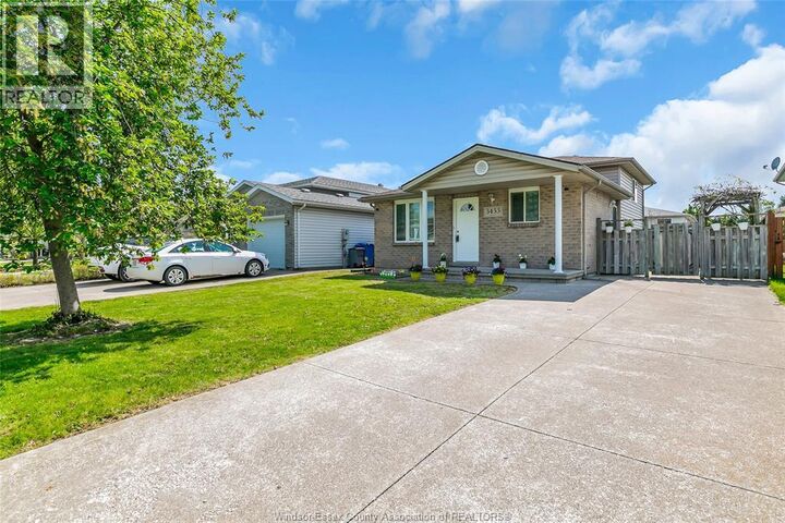 Property Photo:  3453 Caribou Crescent  ON N8W 5V4 