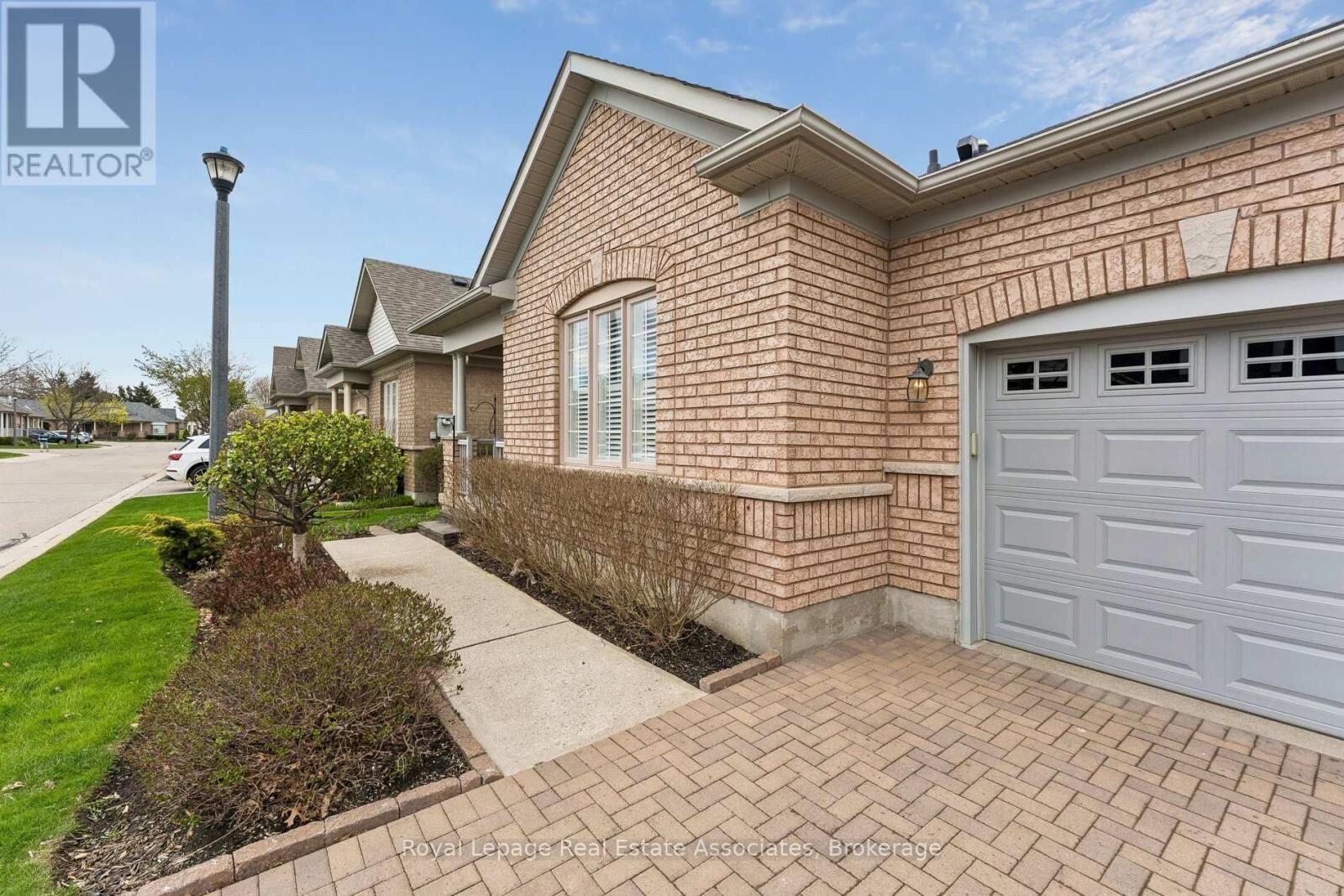 Property Photo:  9 Falconwood Place  ON L6R 3J3 