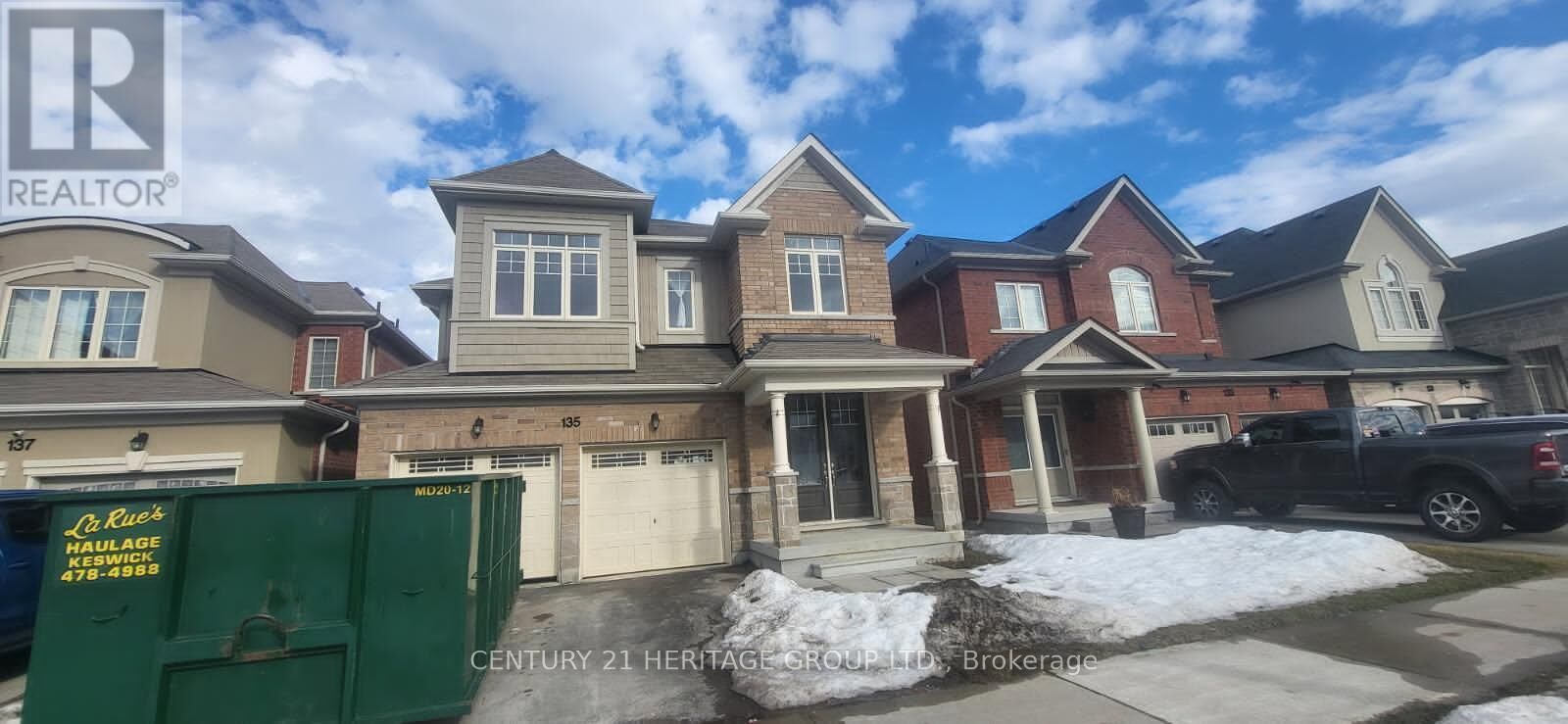 Property Photo:  135 Robert Wilson Crescent  ON L4P 4E5 