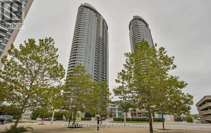 Property Photo:  135 Village Green Square 623  ON M1S 0G4 