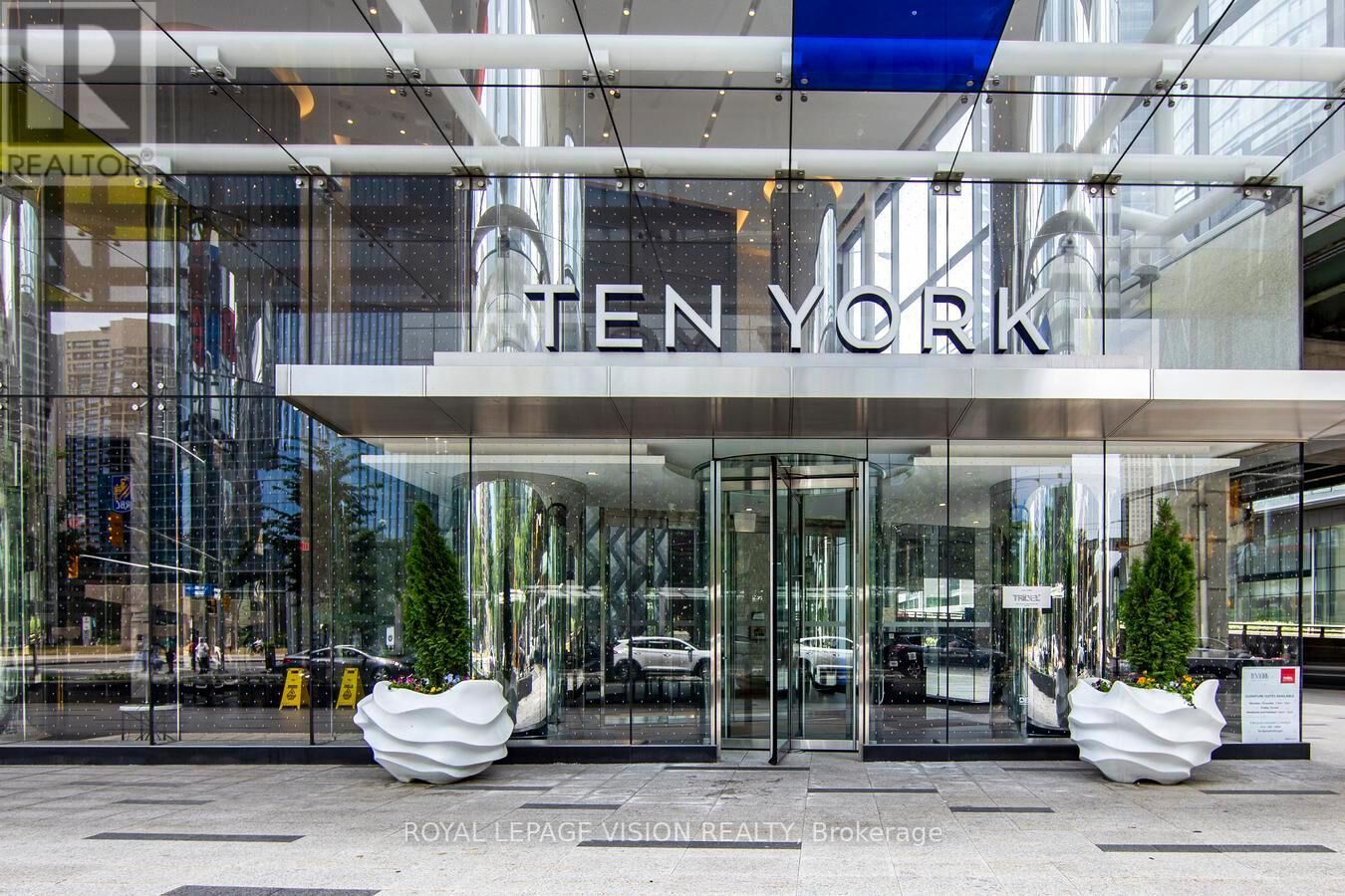 Property Photo:  10 York Street 1006  ON M5J 2Z2 