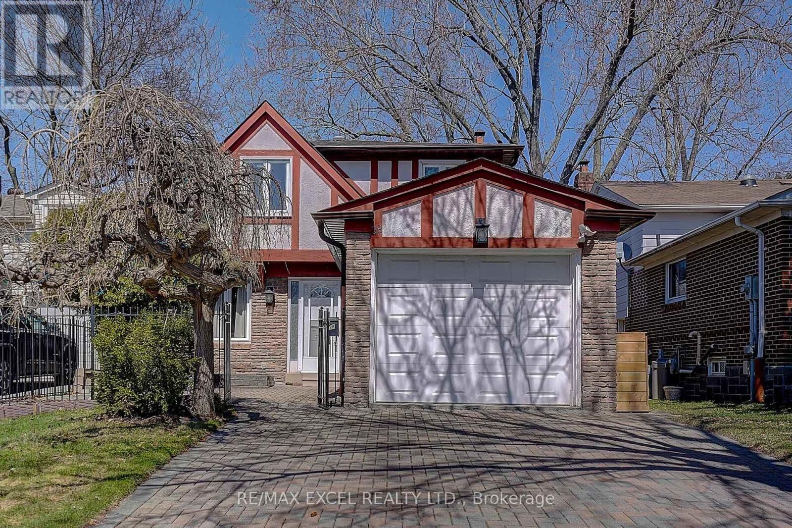 Property Photo:  28 Holsworthy Crescent  ON L3T 4C6 