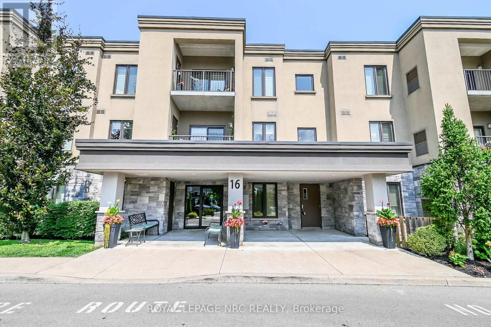 Property Photo:  16 Sullivan Avenue 203  ON L2V 2Y2 