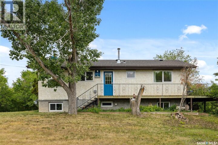 Property Photo:  461 13th Street E  SK S0G 4C0 