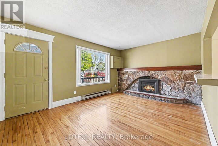 Property Photo:  98 Queen Mary Street 1  ON K1K 1X7 