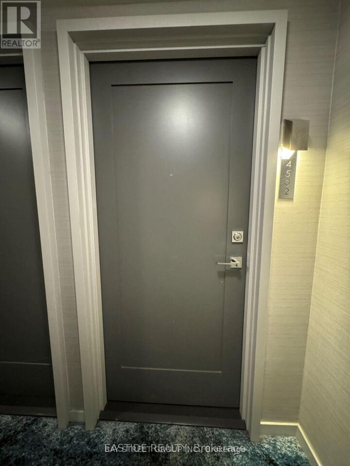 Property Photo:  42 Charles Street East 4502  ON M4Y 1T4 