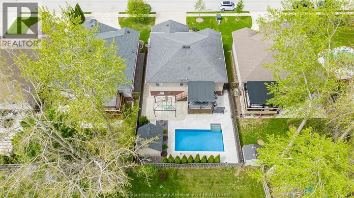 Property Photo:  1032 Frederica Avenue  ON N8P 1V7 