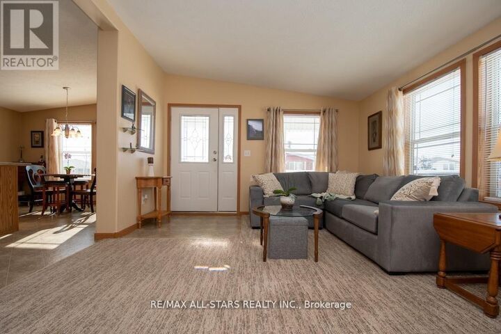 Property Photo:  37 Creekside Circle  ON K0M 1L0 