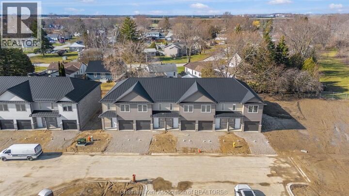 Property Photo:  48 Magnolia Lane  ON N7M 0W7 