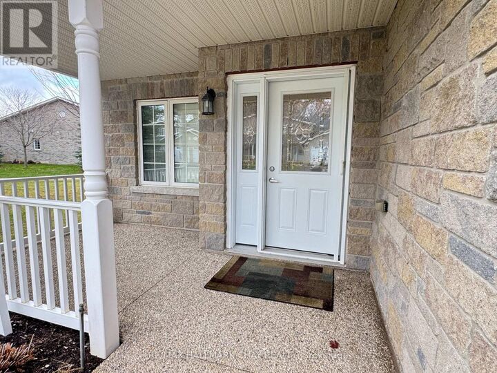 Property Photo:  31 Garden Grove Crescent  ON L9Z 0E6 
