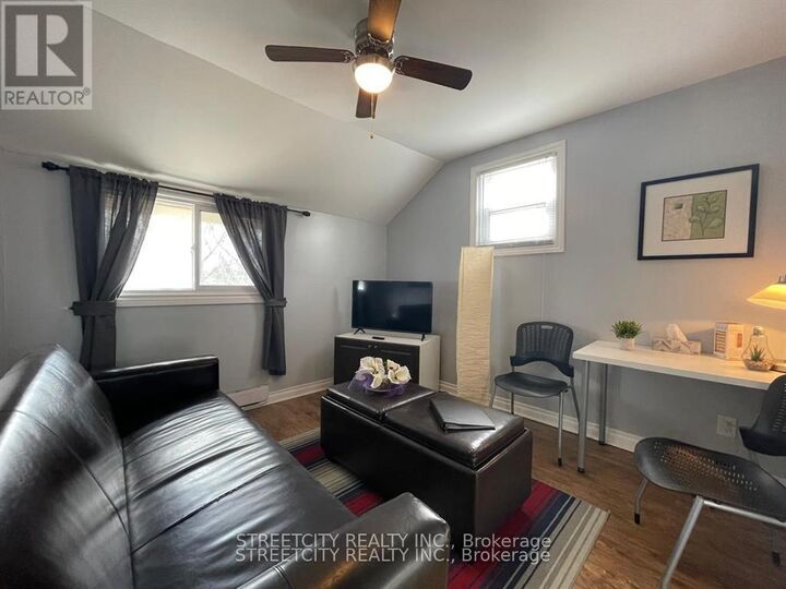 Property Photo:  1071.5 Florence Street  ON N5W 2M7 