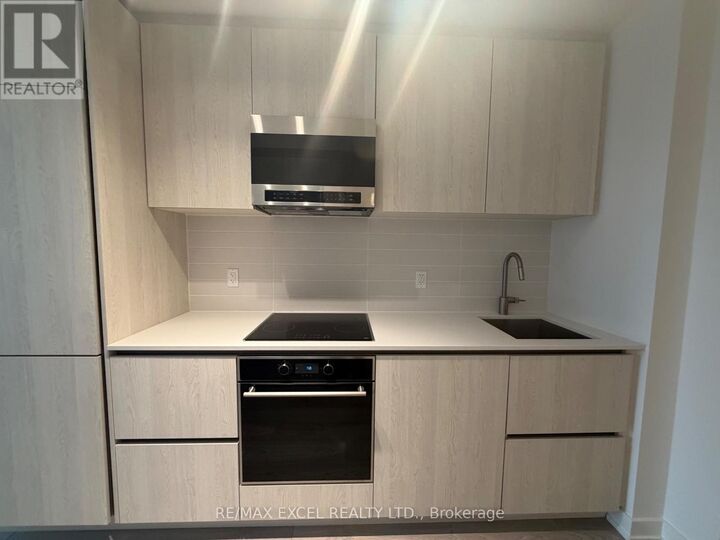 Property Photo:  110 Broadway Avenue 2203S  ON M4P 1V7 