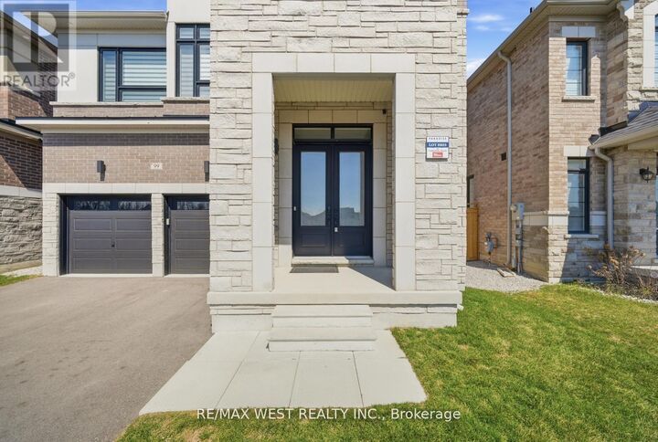 Property Photo:  99 Coldwell Bay Circle  ON L4H 5E9 