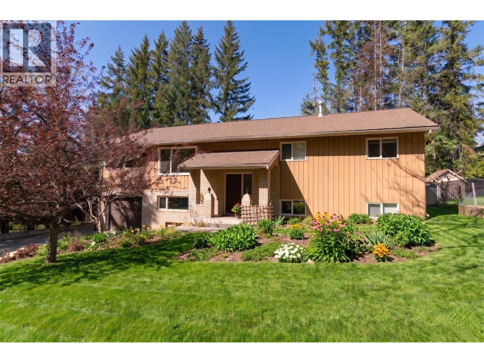Property Photo:  1801 15 Avenue Southeast  BC V1E 2E9 