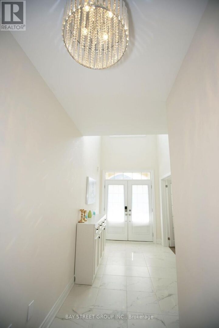 Property Photo:  152 Ben Sinclair Avenue  ON L9N 0Z2 