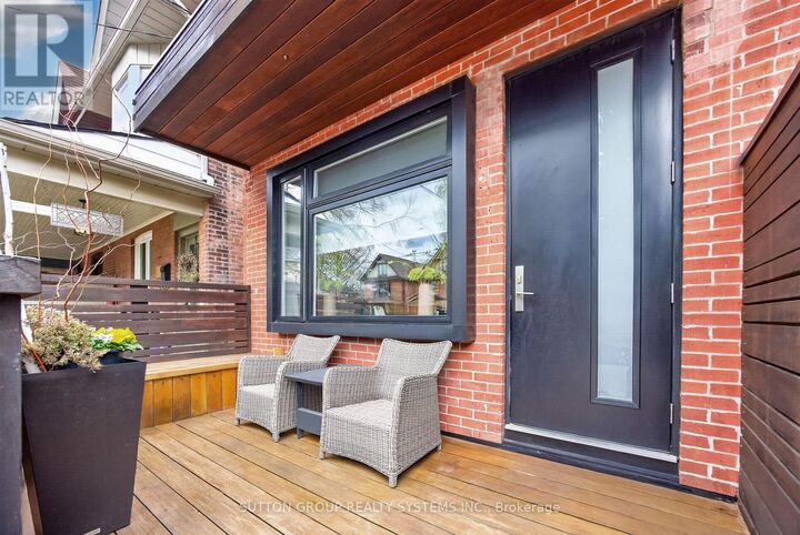 Property Photo:  82 Kenneth Avenue  ON M6P 1J3 