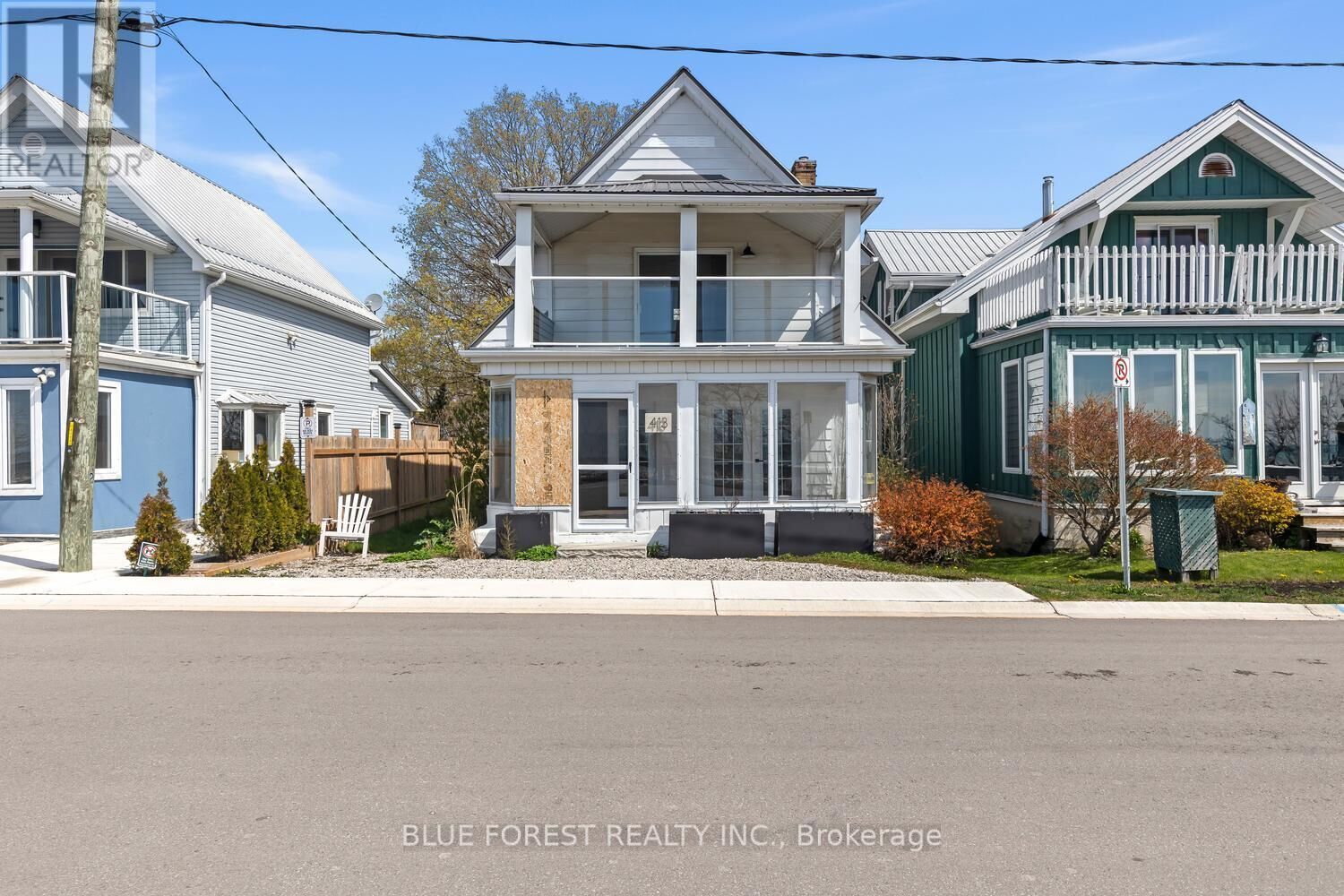 Property Photo:  413 Front Street  ON N5L 1G2 