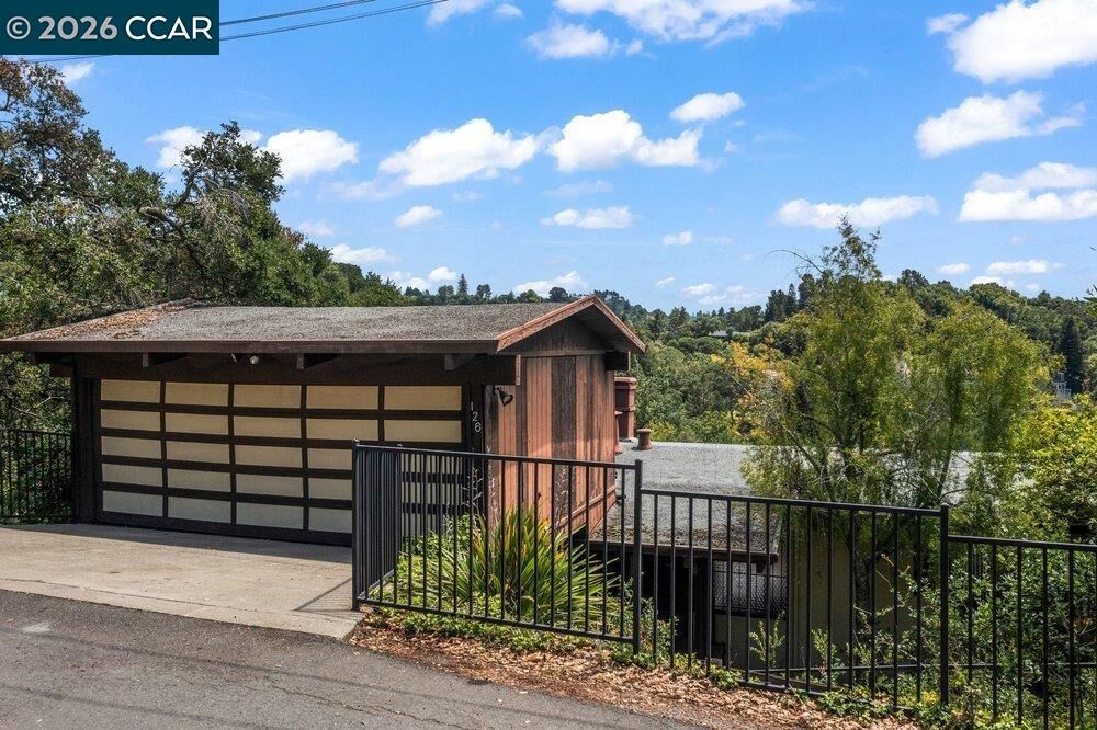 Property Photo:  126 La Espiral  CA 94563 