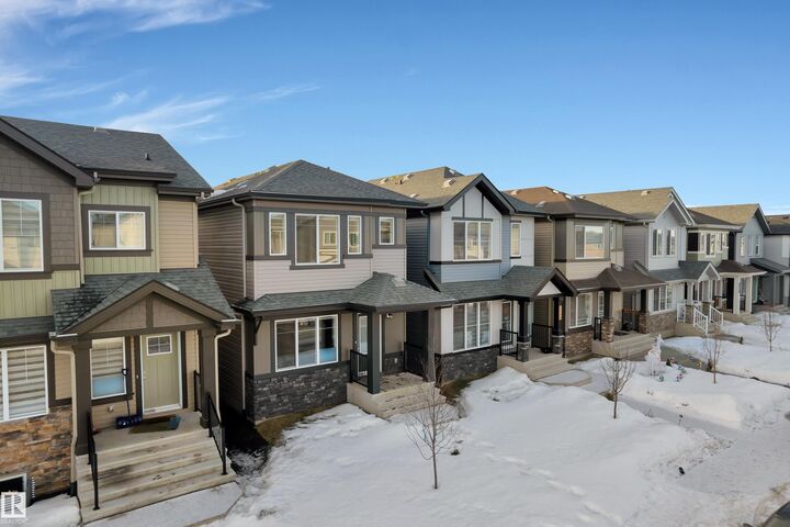 Property Photo:  1235 16 Avenue NW  AB T6T 0S9 