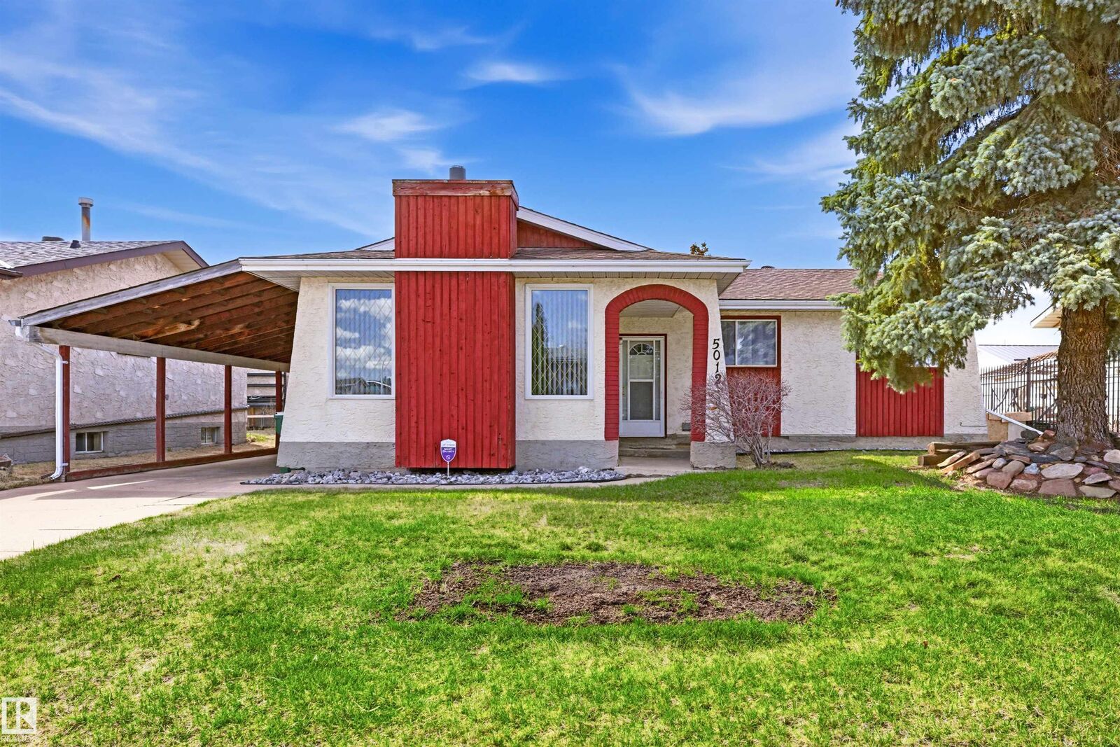Property Photo:  5012 45 Street  AB T0B 2R0 