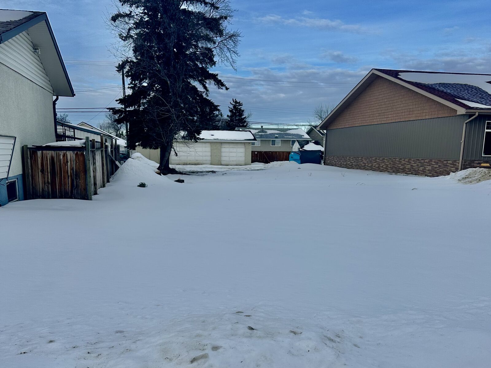 Property Photo:  4705 50 Avenue  AB T9N 1A5 