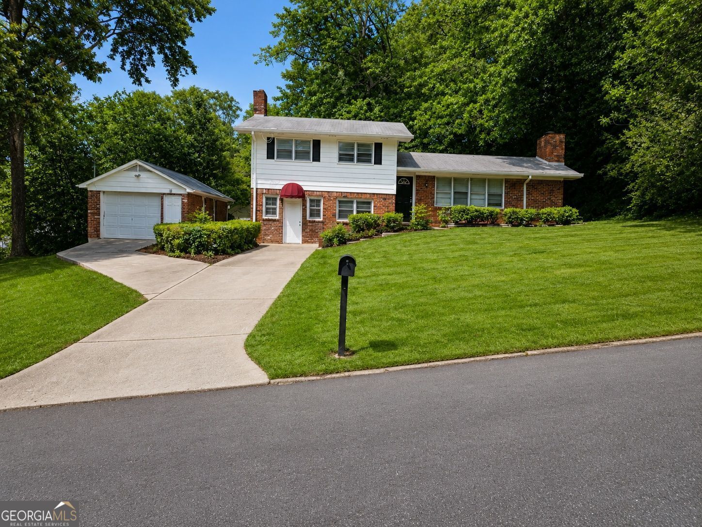 Property Photo:  1037 Mell Avenue  GA 30021 