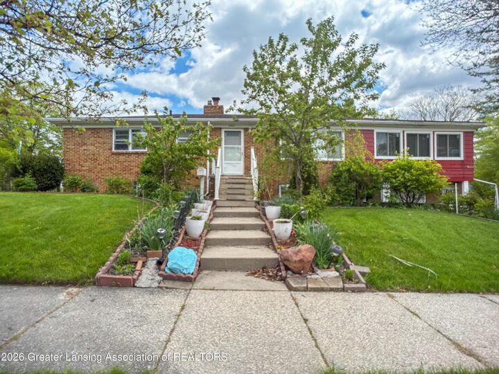 Property Photo:  2801 Chatham Road  MI 48910 