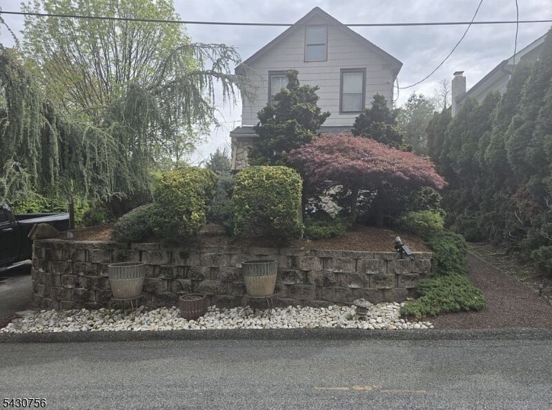 Property Photo:  4 Montville Ave  NJ 07045 