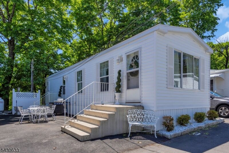 Property Photo:  9 White Birch Park  NJ 08827 