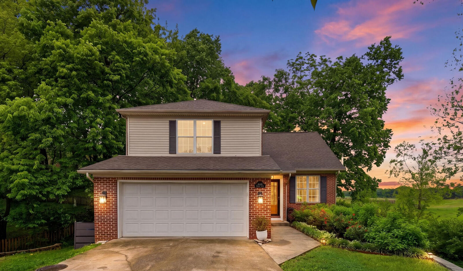 Property Photo:  2320 Valencia Drive  KY 40513 