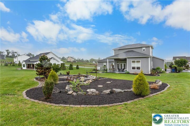 Property Photo:  1367 Colony Lane  PA 18072 