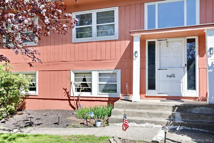 Property Photo:  4 Crabapple Court  NY 10952 