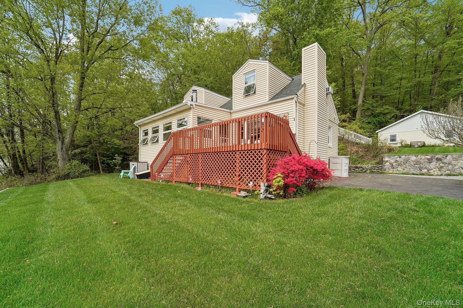 Property Photo:  1 Brook Court  NY 10925 