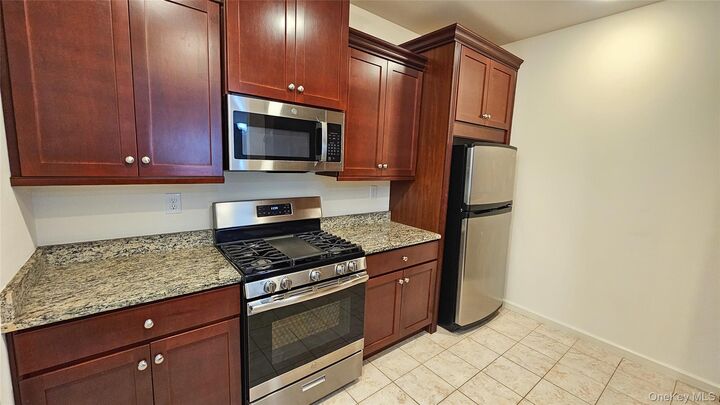 Property Photo:  306 Canter Court  NY 10924 