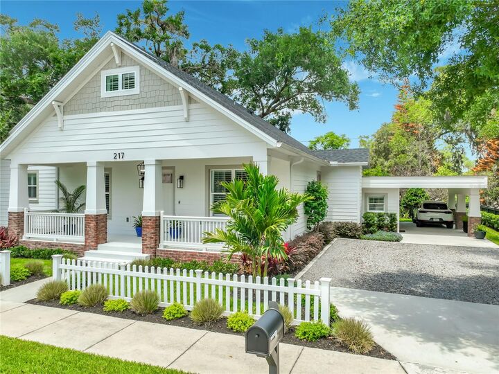 Property Photo:  217 W Bay Street  FL 34787 