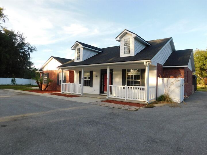 Property Photo:  2525 N Valrico Road  FL 33584 