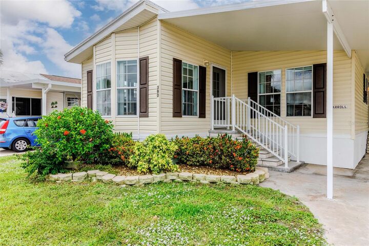 Property Photo: 2100 Kings Highway 390 FL 33980