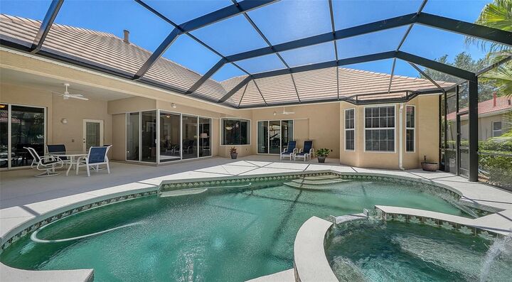 Property Photo:  7507 Abbey Glen  FL 34202 