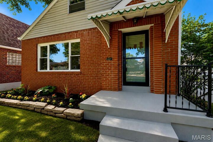 Property Photo:  5464 Lindenwood Avenue  MO 63109 