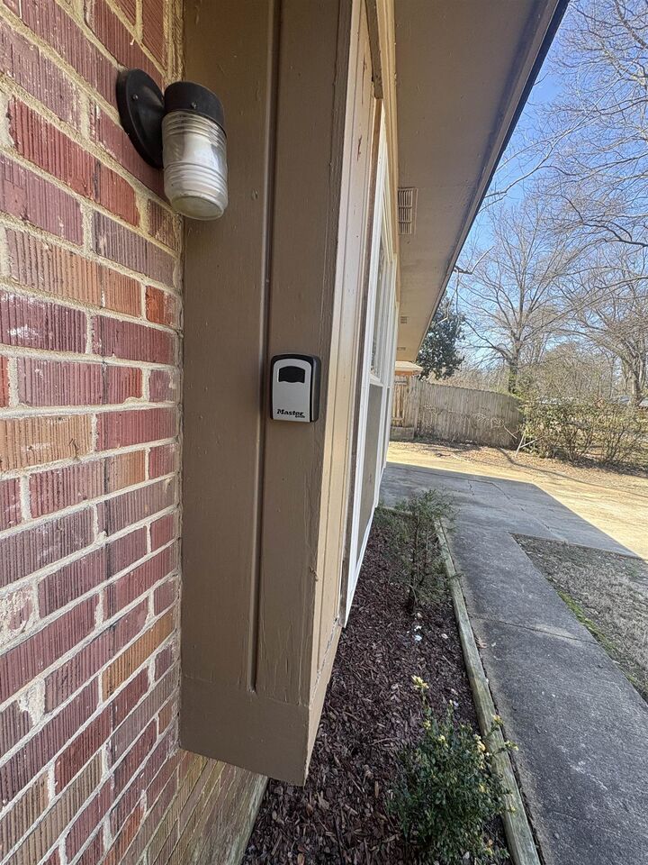 Property Photo:  1633 Puryear Dr  TN 38116 