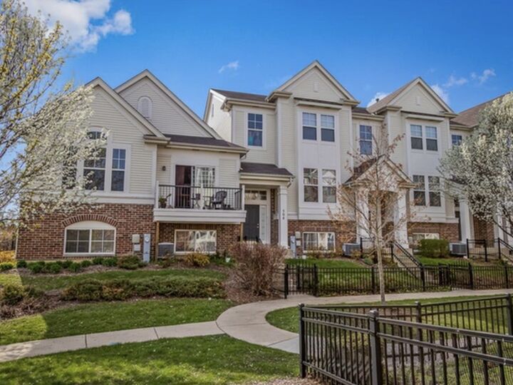 Property Photo:  508 Grosvenor Lane  IL 60504 