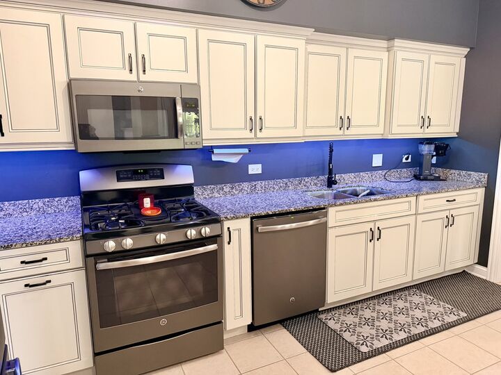 Property Photo:  9730 Koch Court 2F  IL 60467 