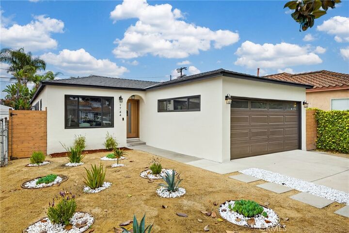 Property Photo:  1744 S Genesee  CA 90019 
