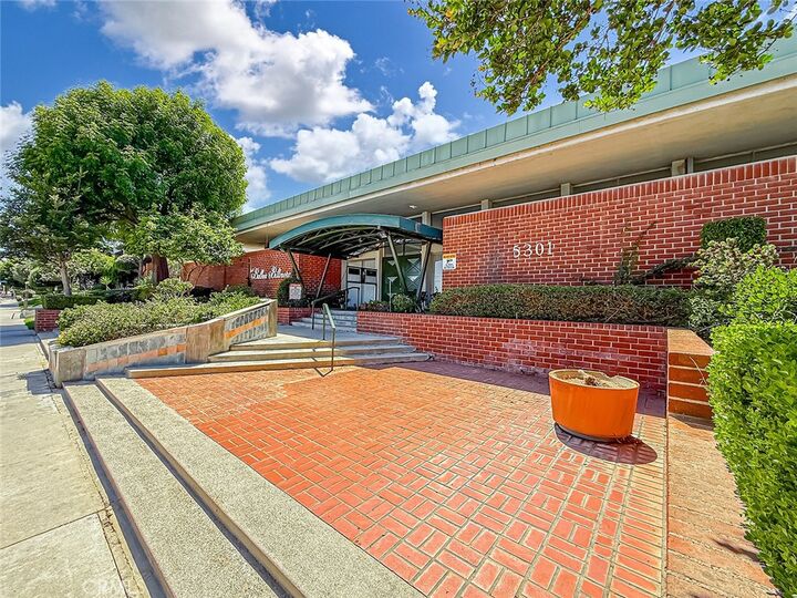 Property Photo:  5301 Balboa Boulevard A3  CA 91316 