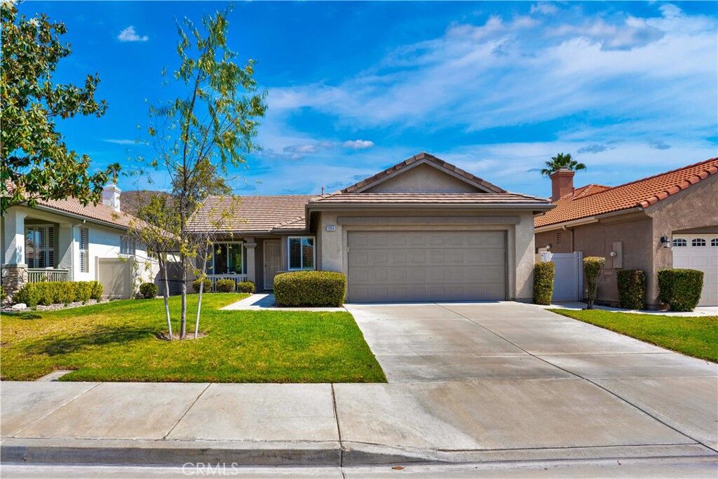 Property Photo: 28956 Raintree CA 92584