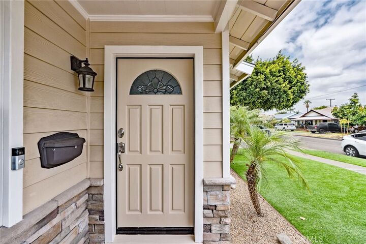 Property Photo:  5903 Hazelbrook Avenue  CA 90712 
