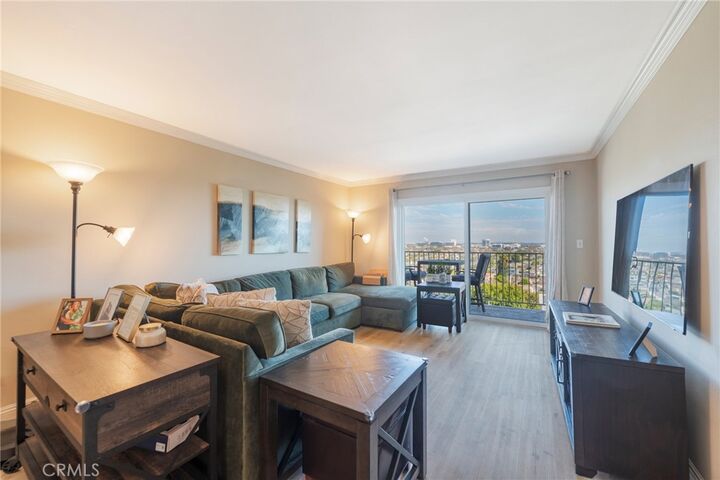 Property Photo:  1108 Camino Real 407  CA 90277 
