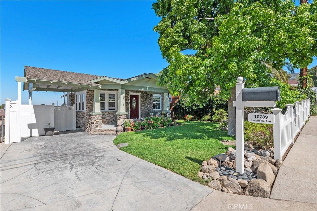 Property Photo:  10739 Helendale  CA 91042 