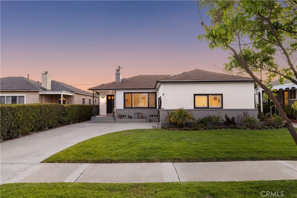 Property Photo:  1713 N Pepper  CA 91505 