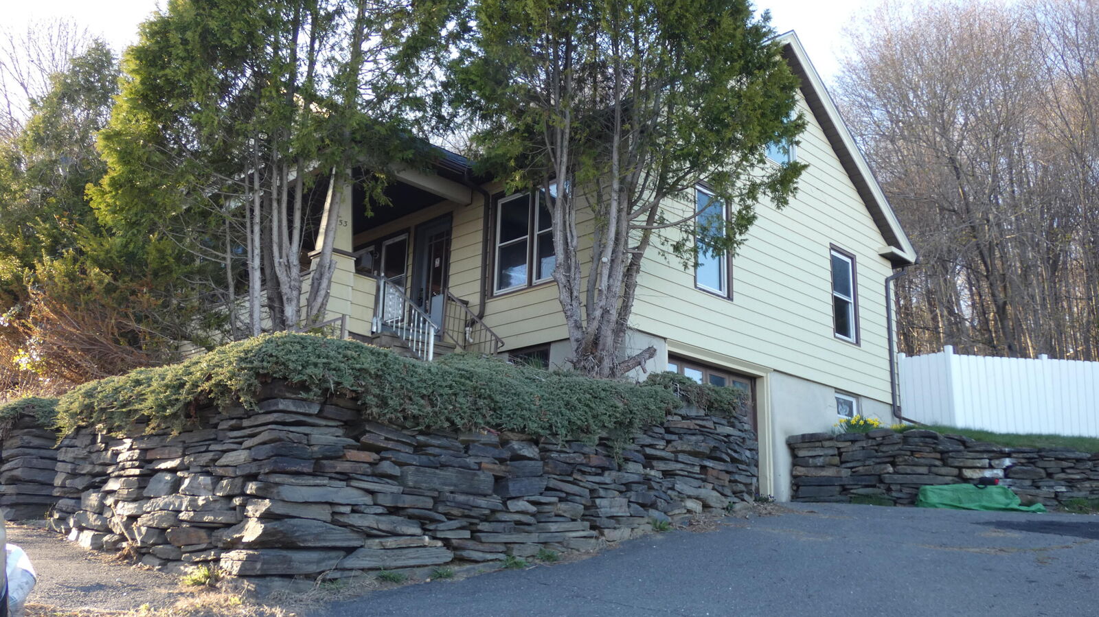 Property Photo:  